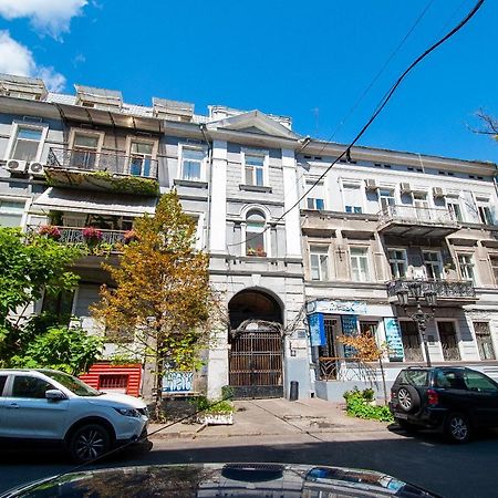 Apartments On Chaykovskogo 16 Odesa Exterior photo