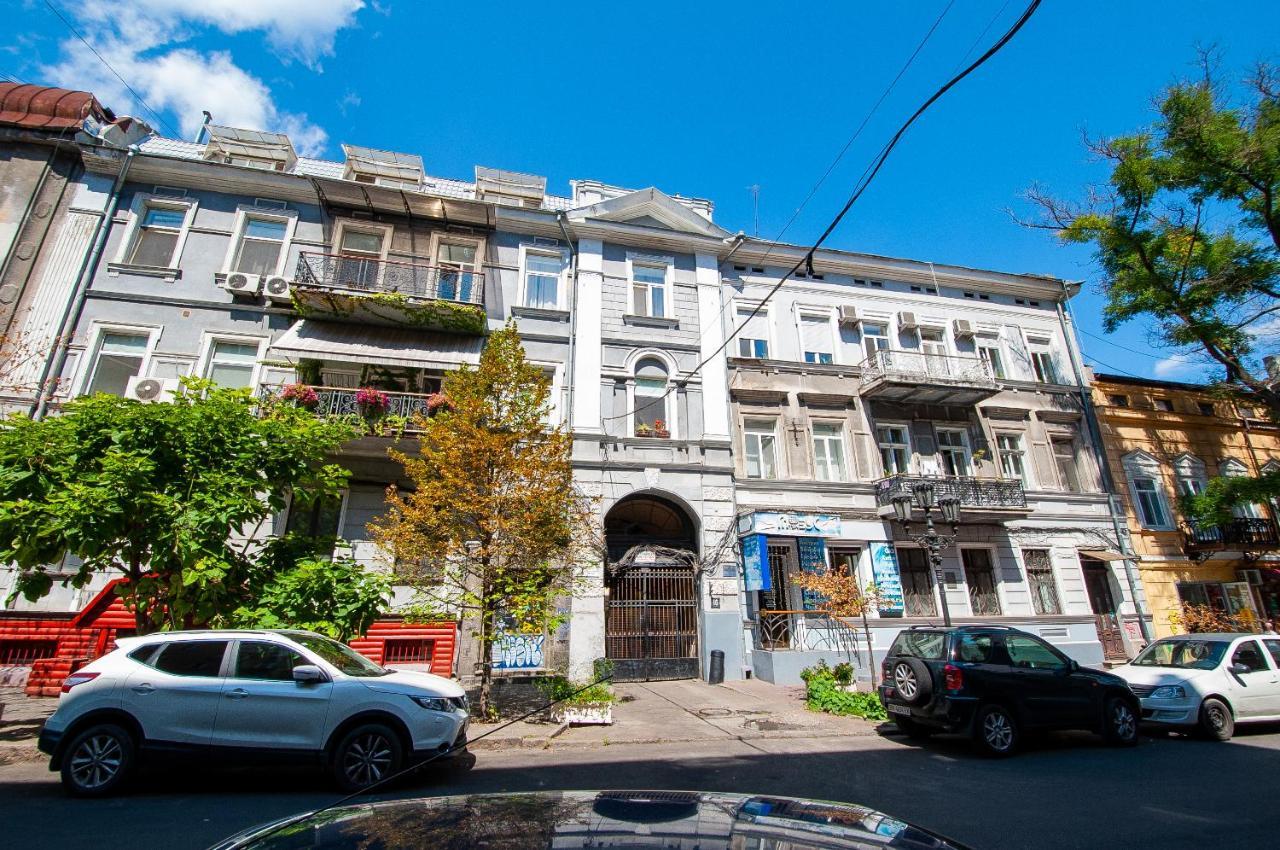 Apartments On Chaykovskogo 16 Odesa Exterior photo